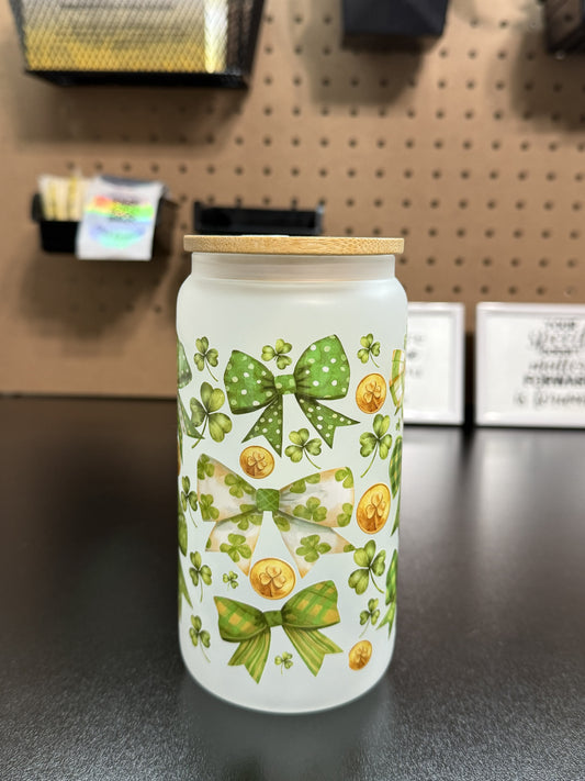 St. Patrick’s Day Green Bow Shamrock Glass Can Cup – 16oz
