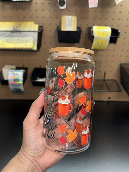 “Just a Girl Who Loves Fall” Glass Mug with Bamboo Lid – Pumpkin Spice & Autumn Leaves Design