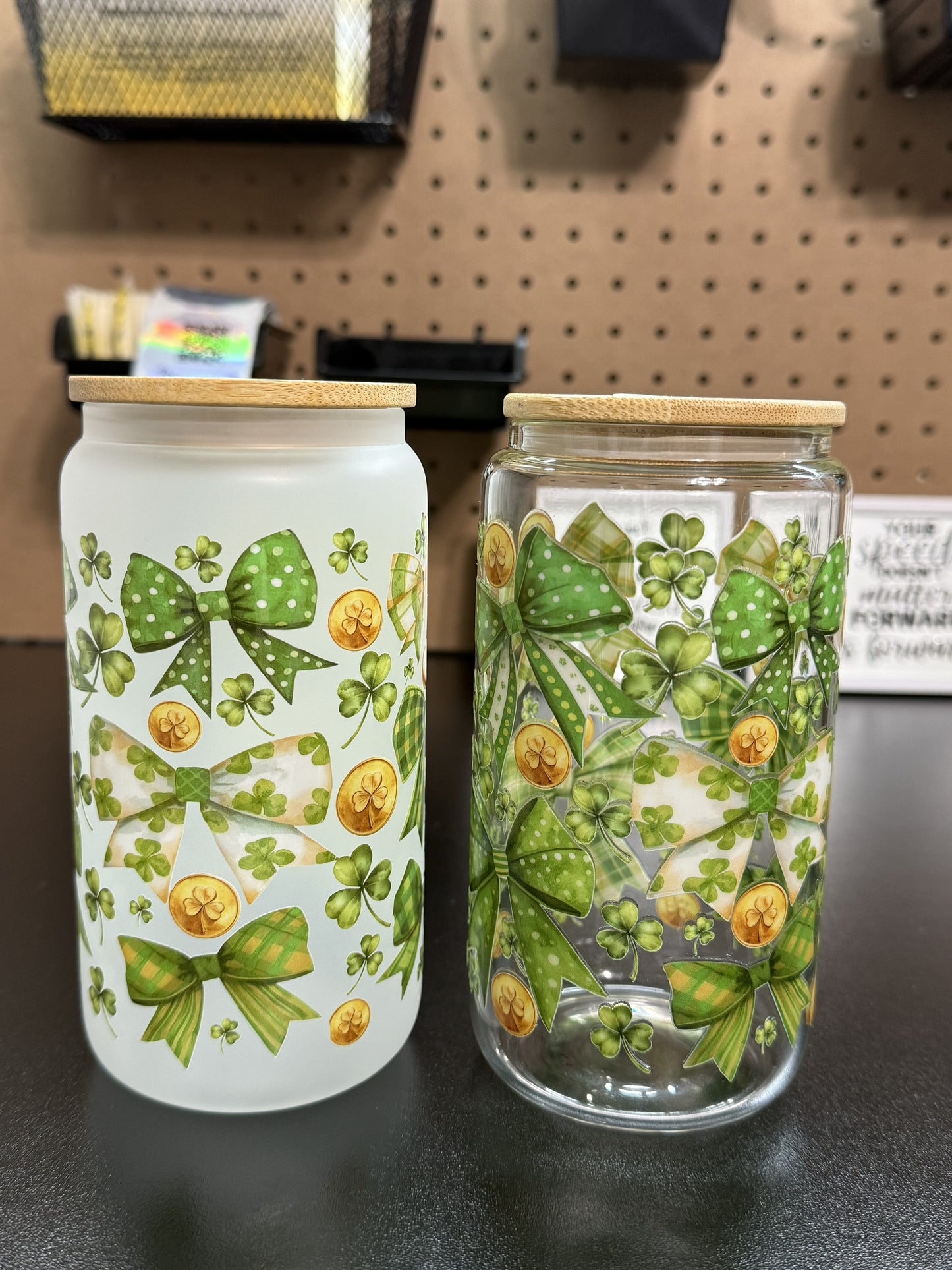 St. Patrick’s Day Green Bow Shamrock Glass Can Cup – 16oz